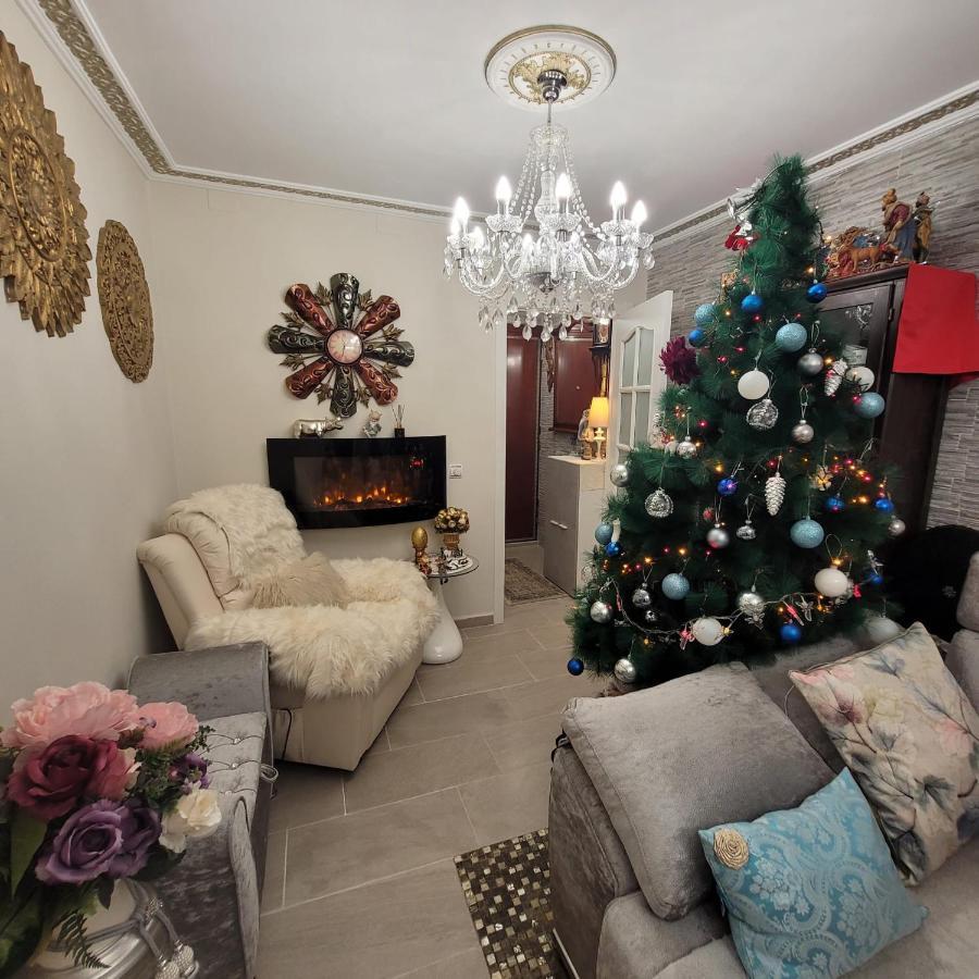 Shared Accommodation A Room With A View Of The Garden Sevilla Exterior foto